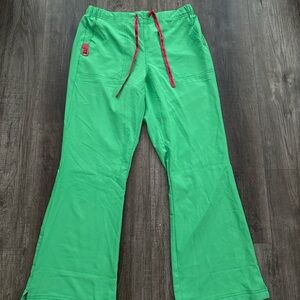 Carhartt women’s Green Sweatpants with Red Accents